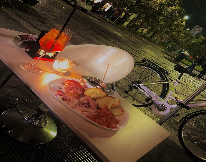 Aperitif in Milan