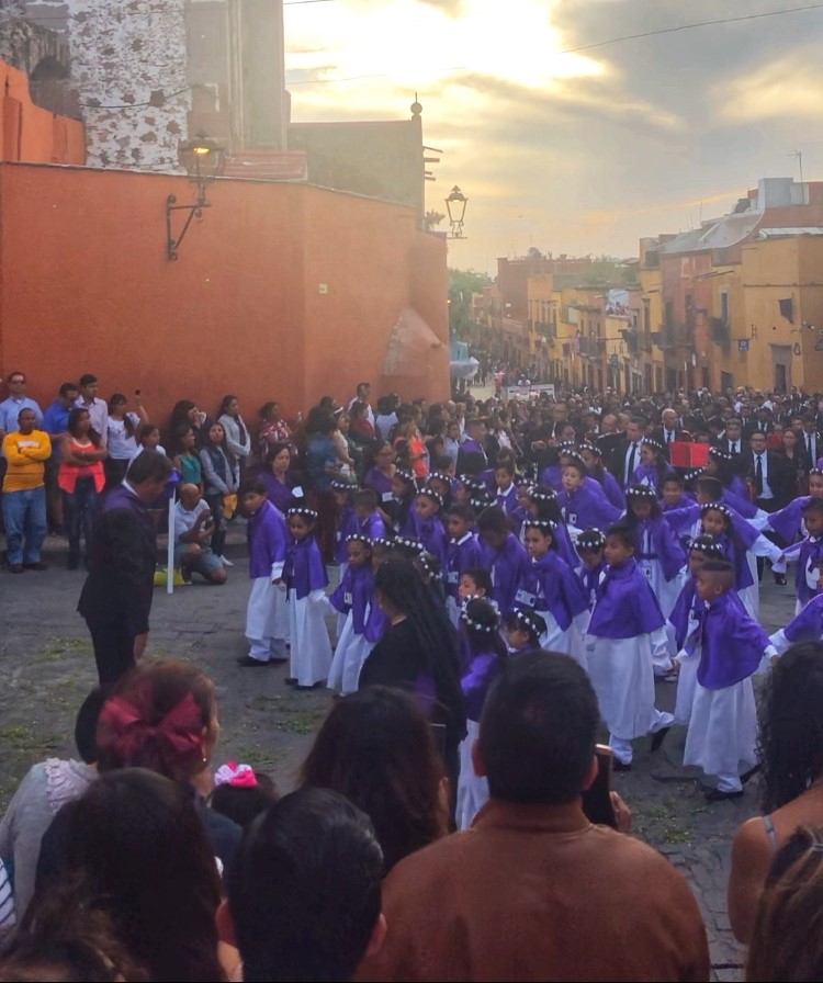 Good Friday in San Miguel de Allende - Semana Santa - Easter in Mexico - Simone Says GO!
