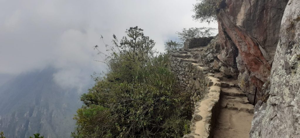Crazy Travel Stories from Peru - Scary sheer drop-offs to Inca Bridge Machu Picchu - Simone Says GO!